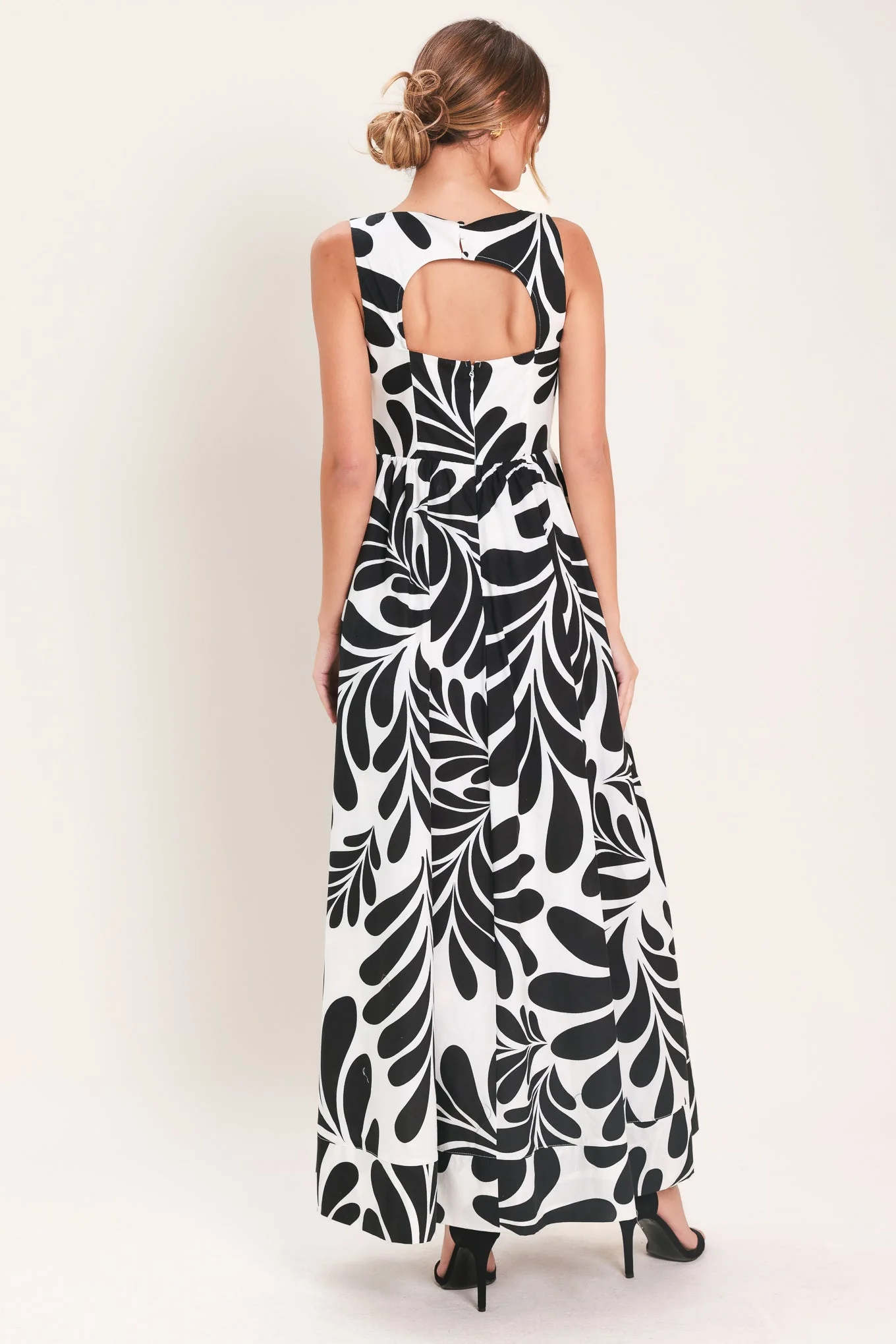 MONO BLOOM MAXI DRESS WITH KEYHOLE BACK - Image 8